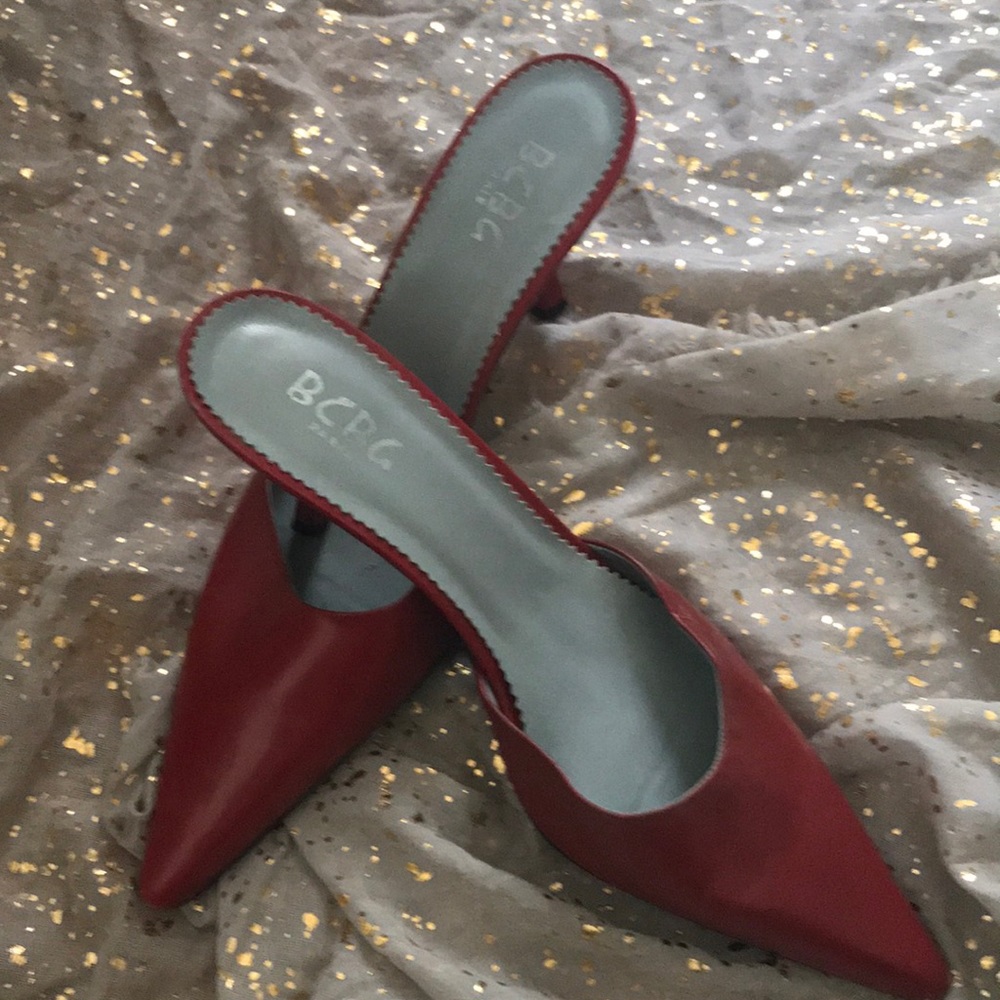 BCBG pointy toe shoes